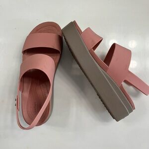 Croc’s LiteRide Women's Pink Platform Sandals